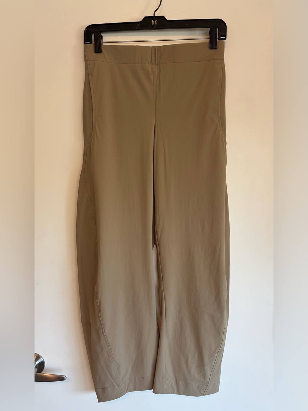 Ruti On the Loose Pants in Dune Size 2